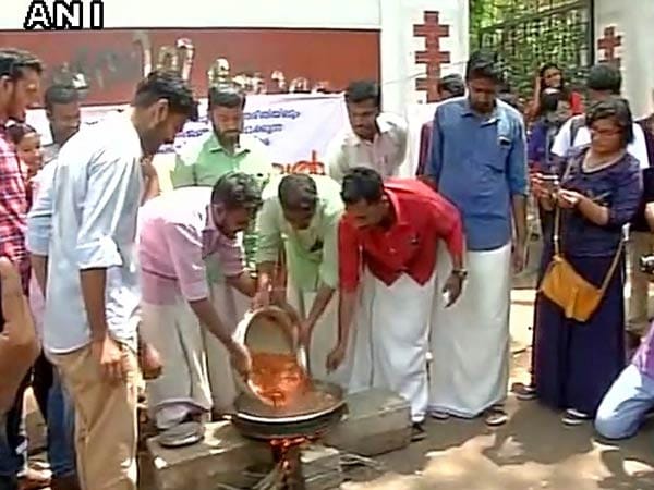 Kerala: SFI protests against cattle slaughter ban by eating beef