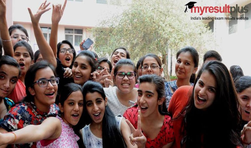 students rush for admission and hostel accomodation in delhi university