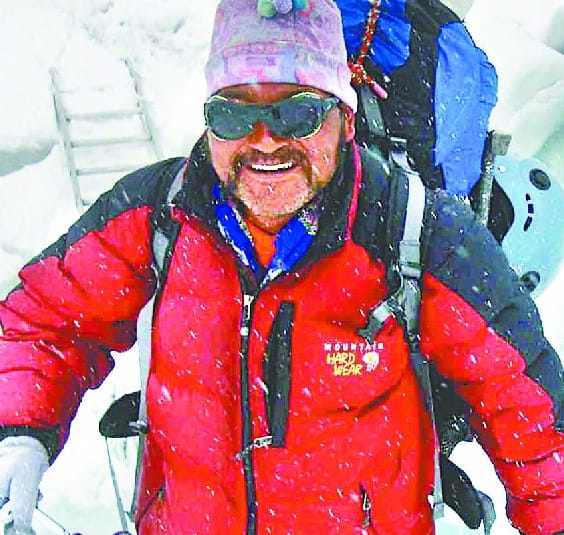 Padmashri Lavraj again defeats Everest