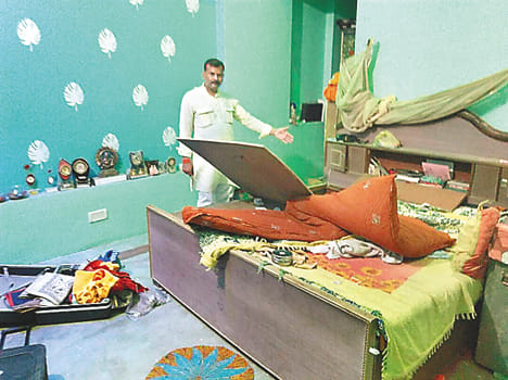 Theft of lakhs of BJP leader's house