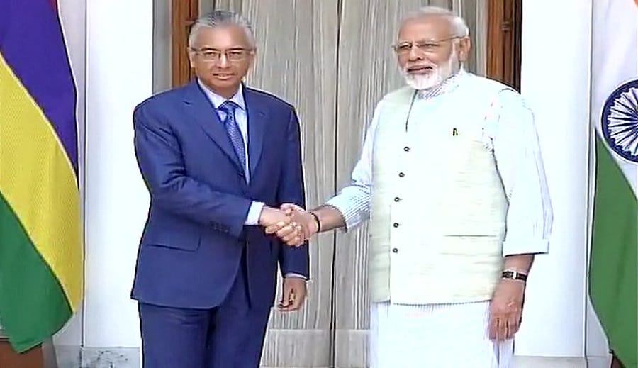Delhi: PM Pravind Kumar Jugnauth met PM Modi at Hyderabad House