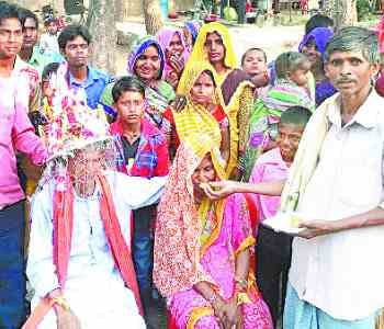 75-year-old Shukra became a bridegroom, grandson became Barati