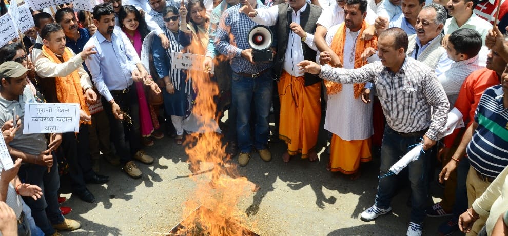 protest by teachers in shimla