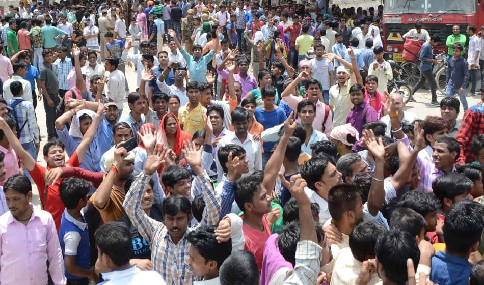 fired private company employees protest, block national highway 24 in noida