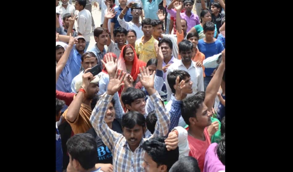 fired private company employees protest, block national highway 24 in noida