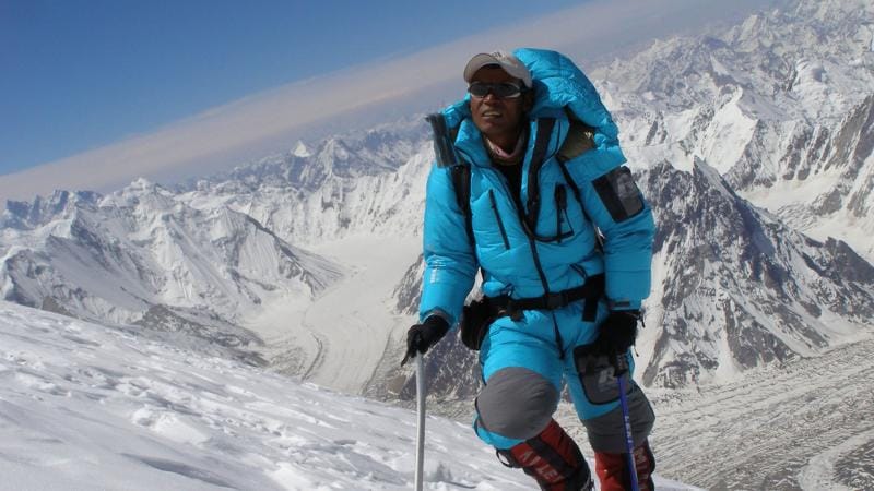 nepalese sherpa scales everest for record 21 times