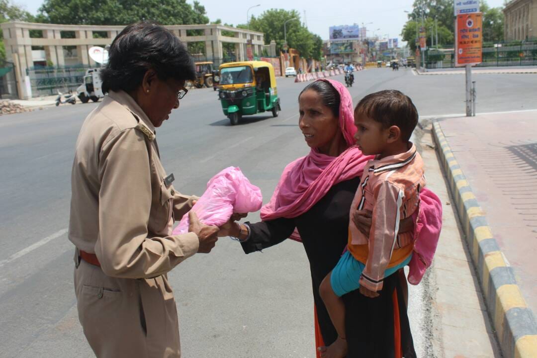 woman tried to commit suicide infront of vidhan sabha