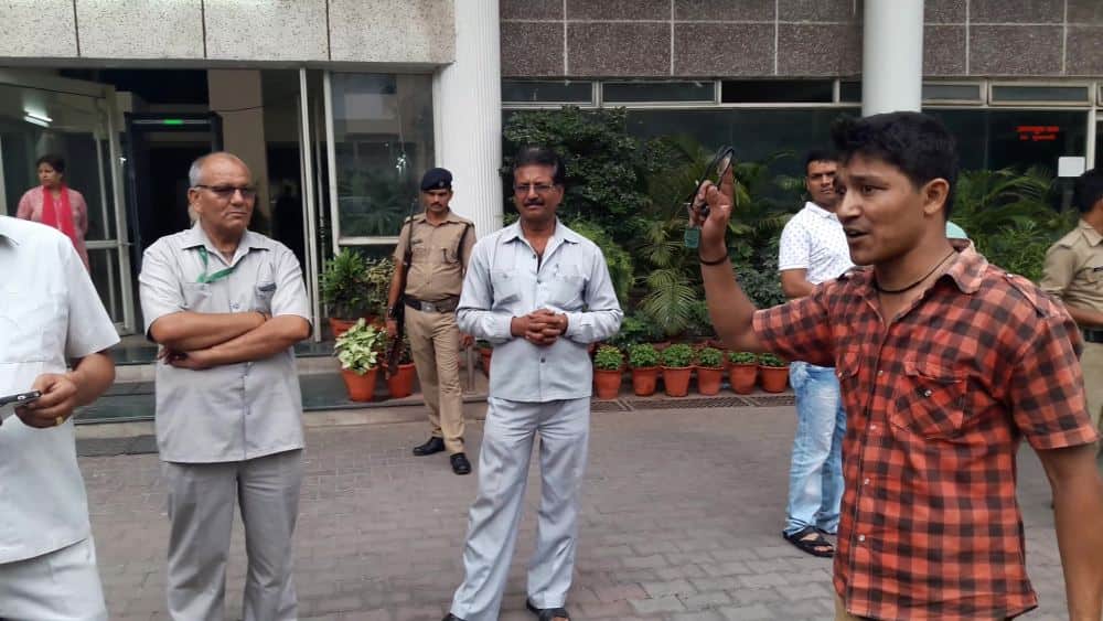 boy did ruckus in uttarakhand secretariat