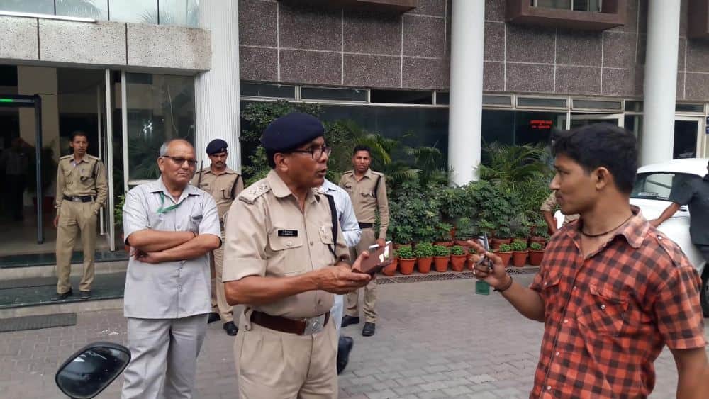 boy did ruckus in uttarakhand secretariat