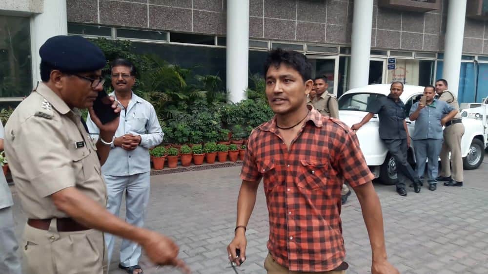 boy did ruckus in uttarakhand secretariat