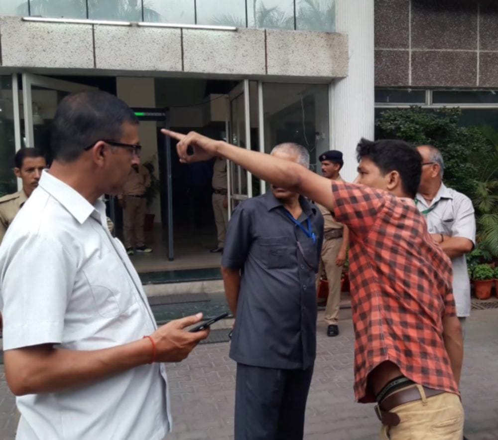 boy did ruckus in uttarakhand secretariat