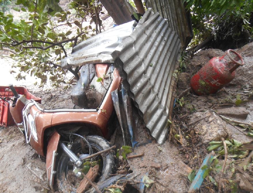 photos of cloudburst in almora uttarakhand 