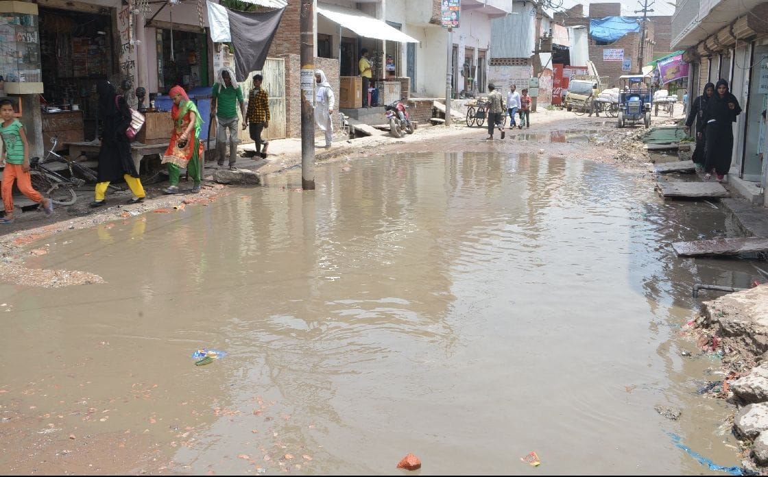 Somewhere in the water, water is flooded somewhere