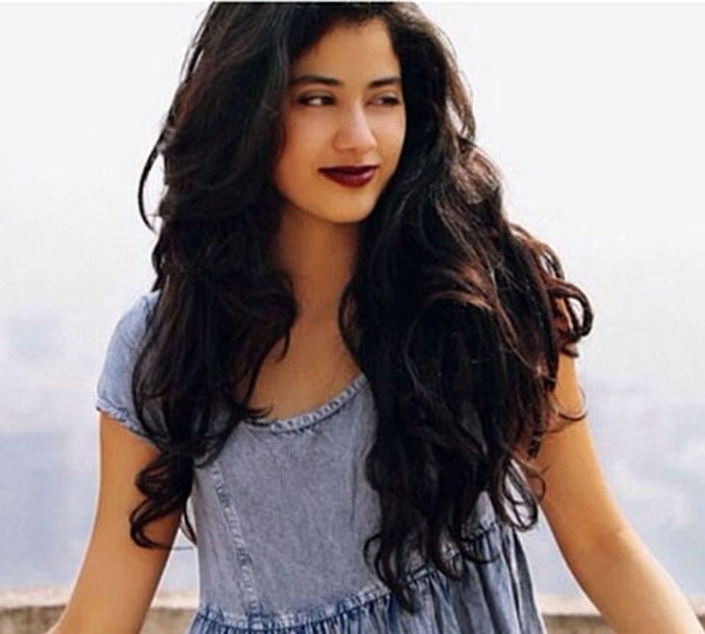 Jhanvi Kapoor try to seek Ranbir Kapoor attention at Karan Johar birthday bash
