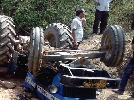 tracter accident one died in bhalu village.