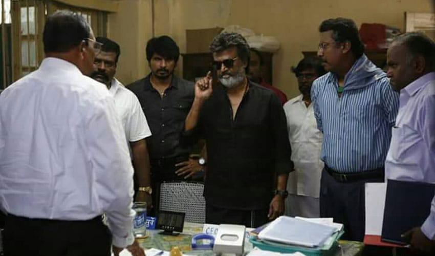 superstar rajnikanth film kaala karikalan shooting start actor spotted in mumbai