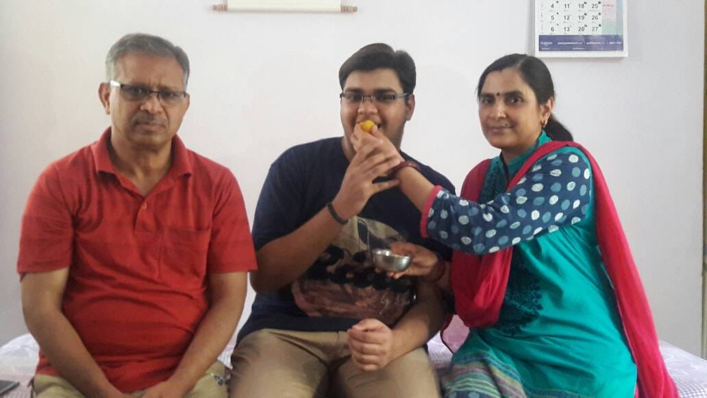 cbse student enjoying in agra after result
