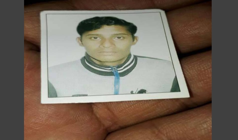 e rickshaw driver beaten to death to stop some youths for open urination in delhi