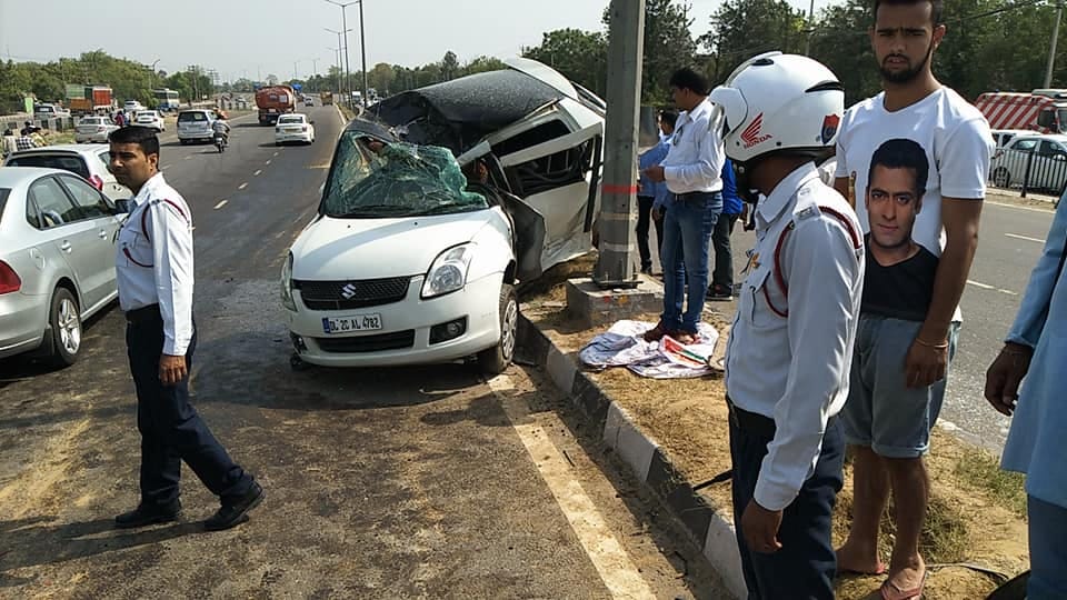 Car turns, Seven injured 