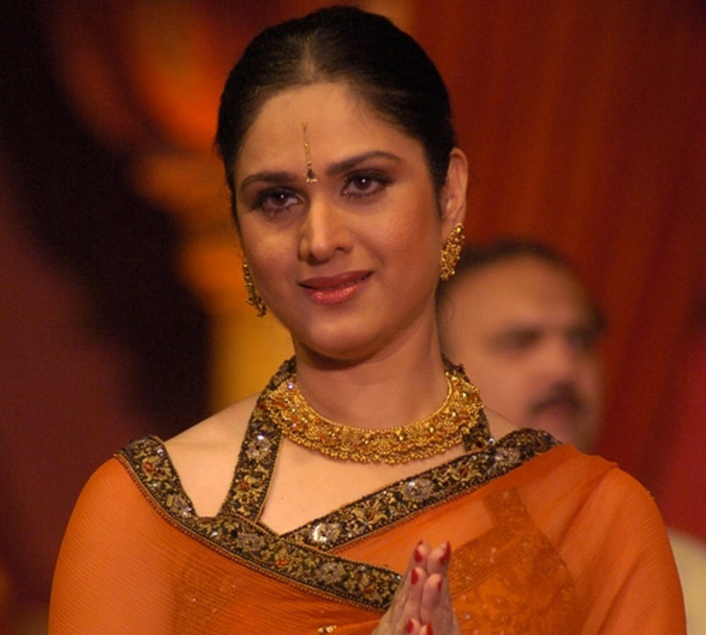 Meenakshi Seshadri give sorrow on Irrfan Khan and Rishi Kapoor death