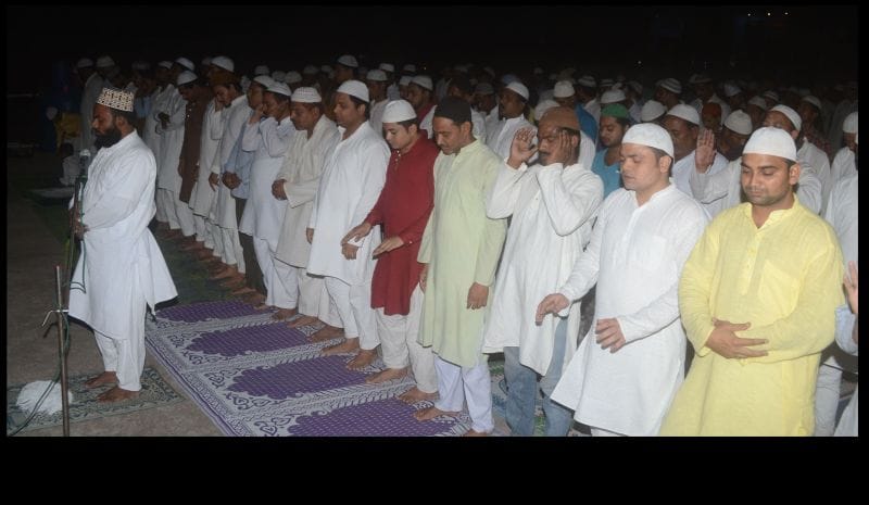 chaand dikhate hee chhaee  raunak