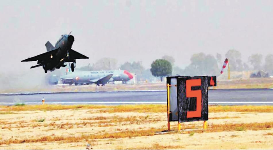 air chief marshal bs dhanoa take off mig 21 