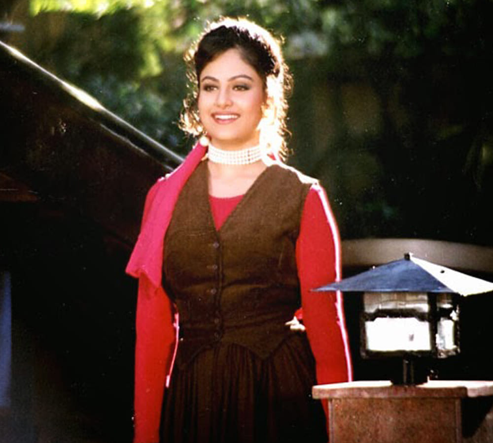 Ayesha Jhulka, co-star of Akshay Kumar, now into real estate, clothing and spa business
