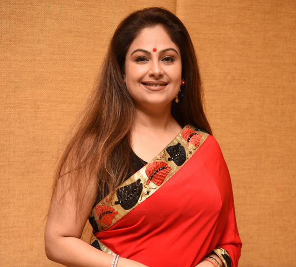 Ayesha Jhulka, co-star of Akshay Kumar, now into real estate, clothing and spa business