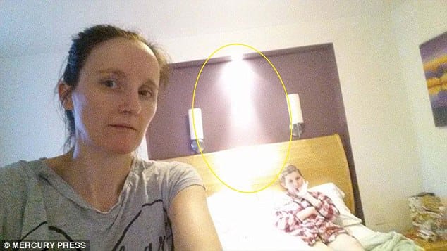 mother snaps dying daughter angel pic in camera