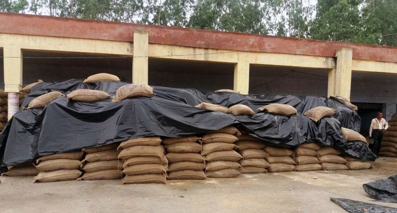baarish se bheega hajaaron boree anaaj
