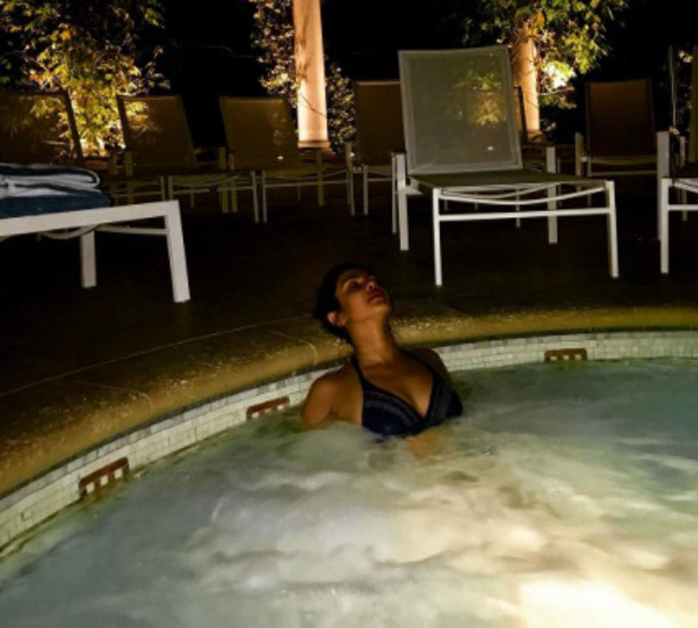 baywatch actress priyanka chopra relaxing in blue bikini see pics 