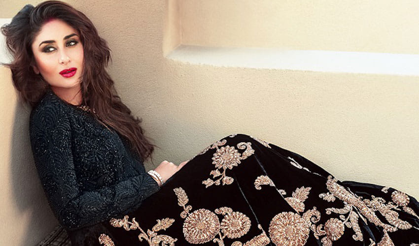 bollywood actress kareena kapoor khan to write a book on pregnancy 