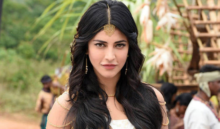 Shruti Haasan used to go to school by changing her name in childhood know the reason