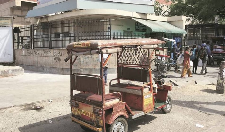 Delhi man duping in the name of cheap e rikshaw selling arrested