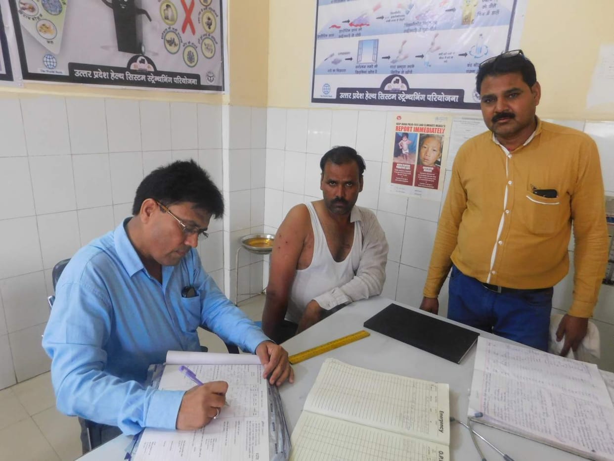 बीएमसीटी मार्ग पर ट्रक से टकराई प्राइवेट बस, 17 यात्री घायल