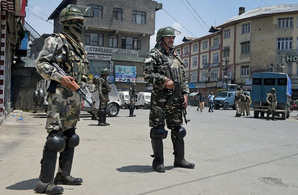 massive search operation at lalchowk of srinagar