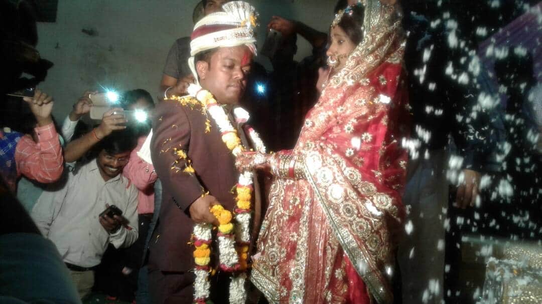 Unique dwarf wedding took place in Mau, three-footed bridegroom married four footed bride 