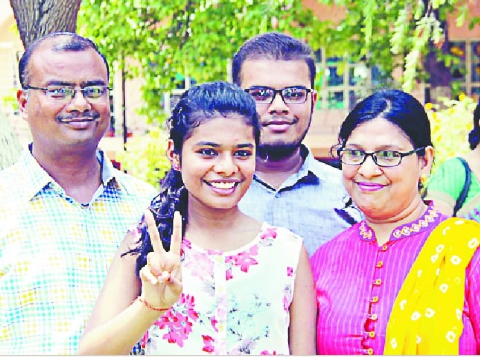 Saloni District Topper in CBSE 12th