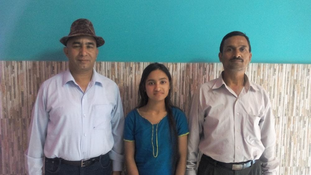 driver daughter tops in cbse 12th exam