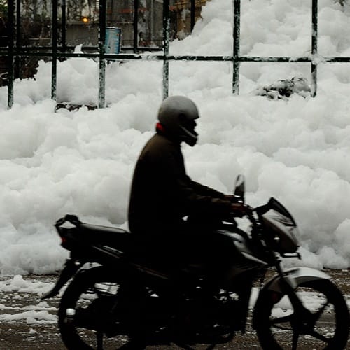 BENGALURU: After heavy rainfall, chemical 'snowfall' from Varthur Lake