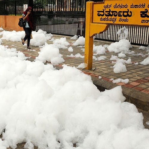 BENGALURU: After heavy rainfall, chemical 'snowfall' from Varthur Lake