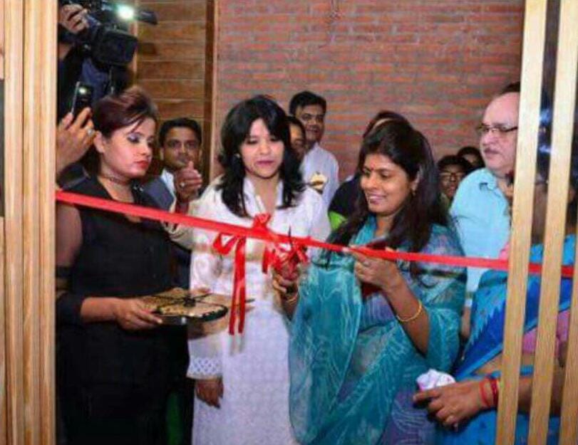 swati singh inaugurates beer shop