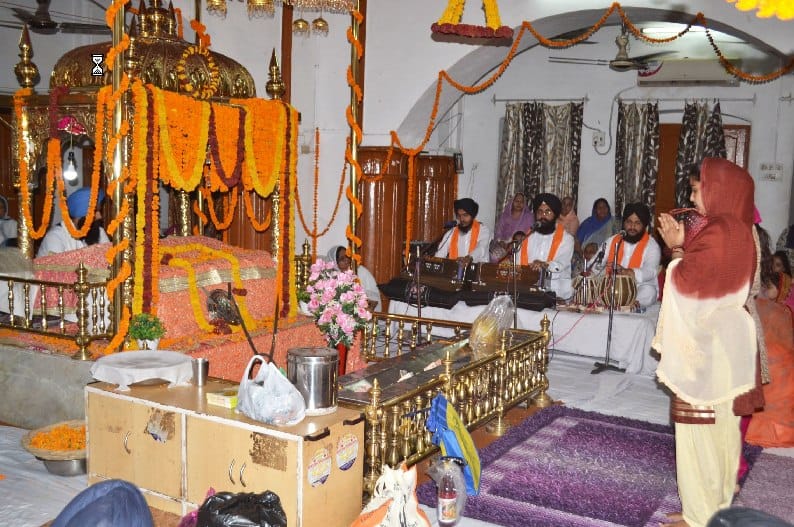 Shabad kirtan on Guru Arjun Dev's martyrdom day