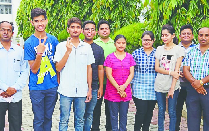 Abujar in 12th, Kavisha district topper in the 10th