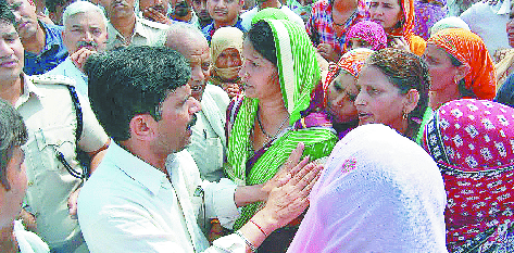 villagers jam NH-71 For solve the mistry of muder