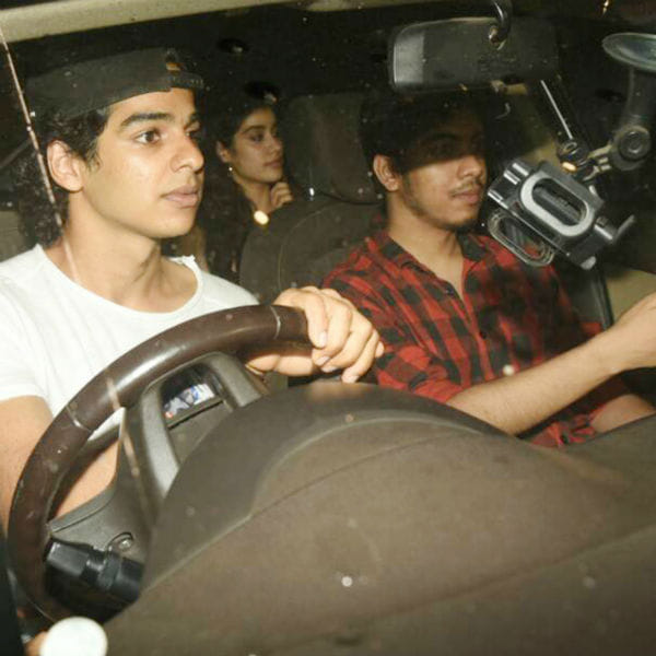 Despite of Shahid Kapoor’s warning, Ishaan Khattar goes out on a movie date with Jhanvi Kapoor