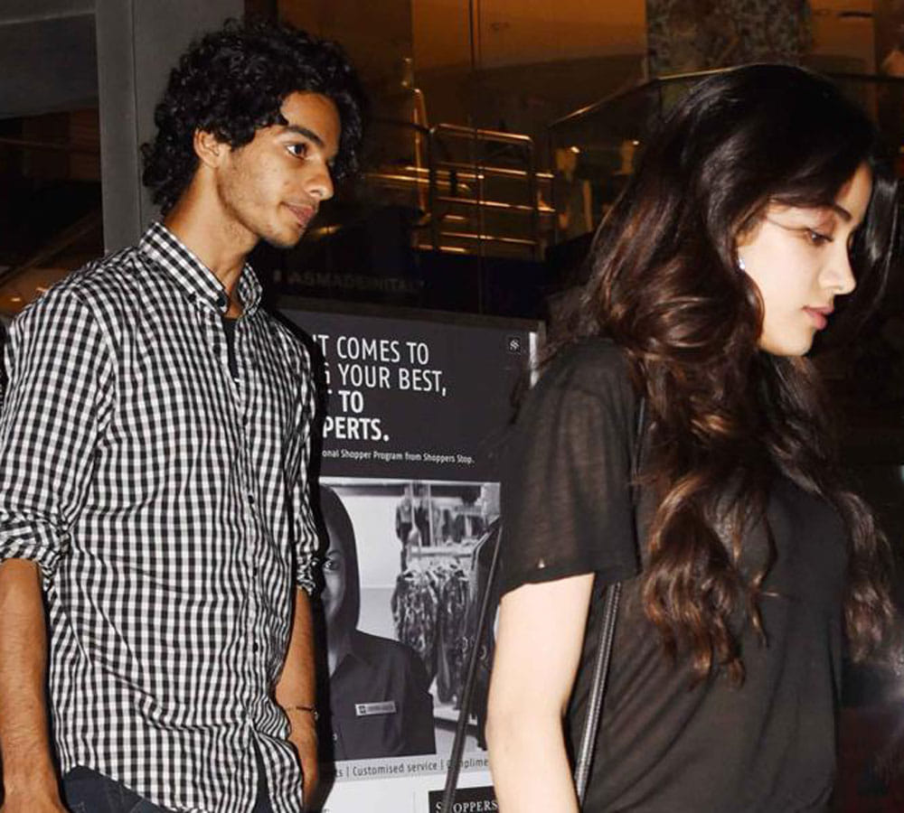 Despite of Shahid Kapoor’s warning, Ishaan Khattar goes out on a movie date with Jhanvi Kapoor