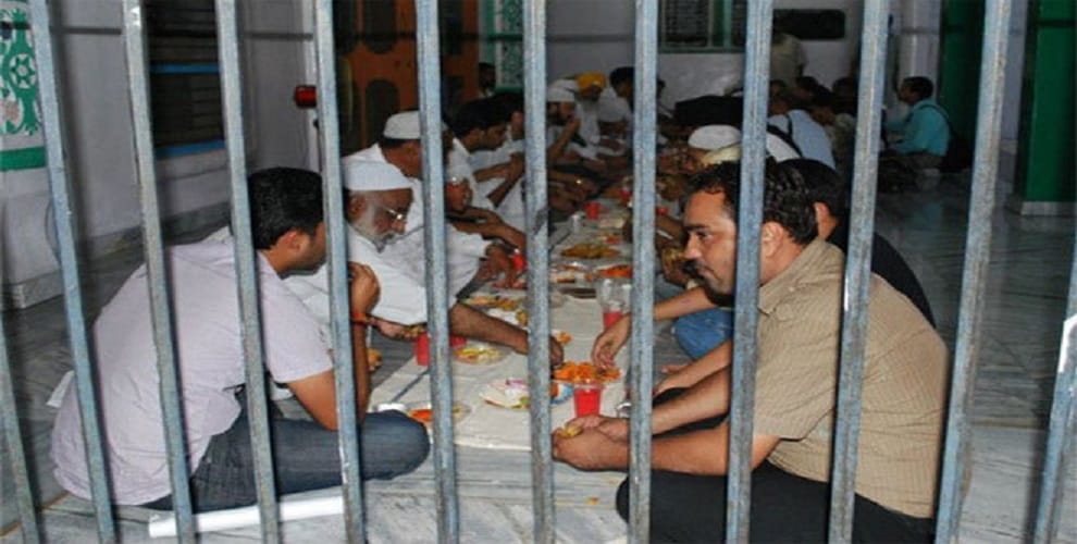 The unique mishra of communal harmony, roza kept in Hindu-Muslim prison