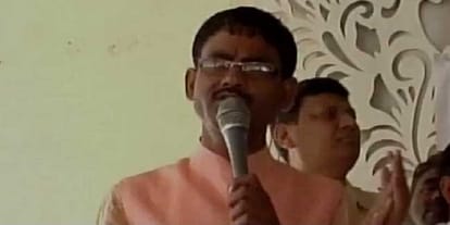 ... When the BJP MLA said on the phone from Daroga- now you do not have the government of fool