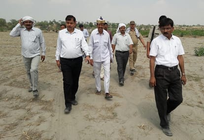 in mathura six children dived in yamuna river and two died  